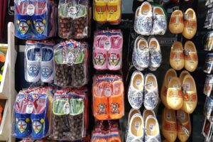 Read more about the article SHOE SIZE 34.5 CM!